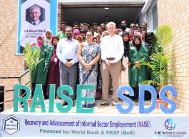 World Bank Vice President Mr. Ed Mountfield is visiting SDS and its operational areas.