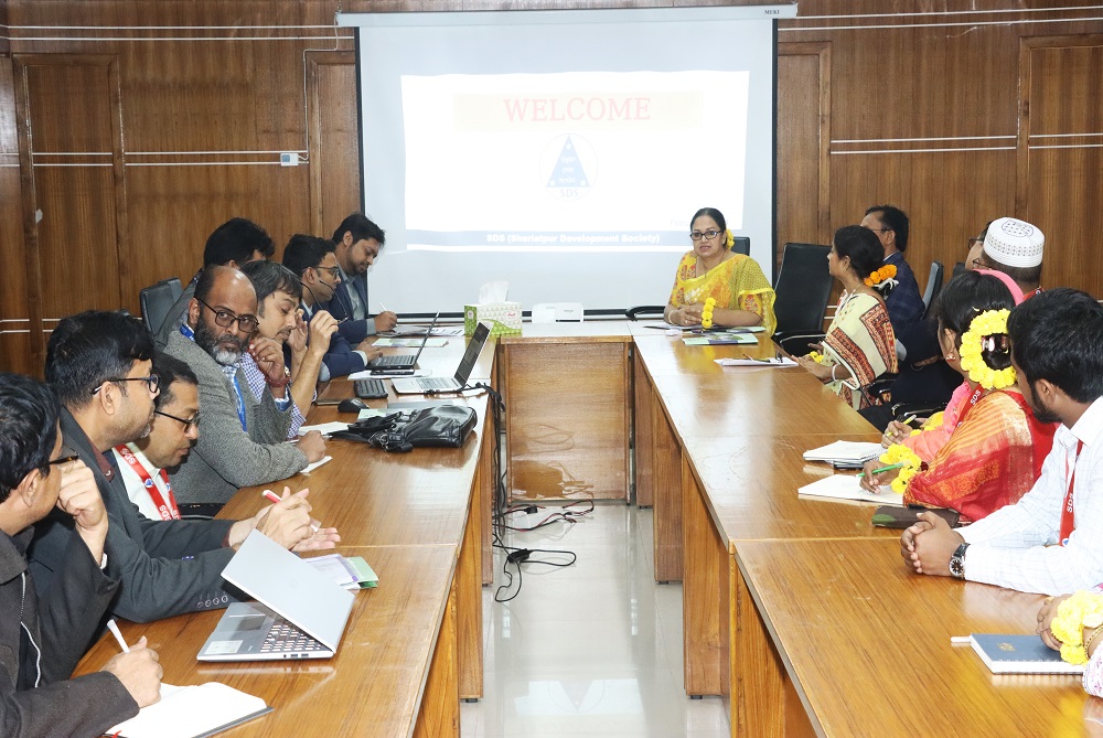 A delegation from the Swiss Embassy visited the various activities of SDS